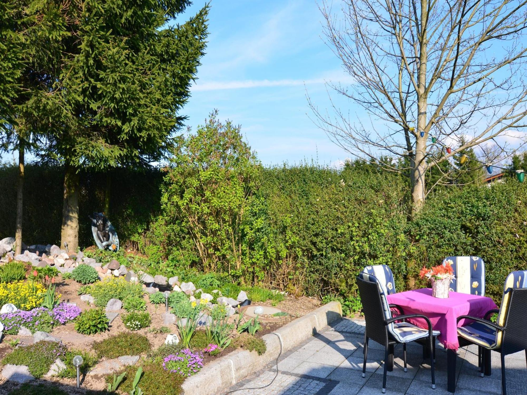 Holiday Home With Garden 伦斯泰希地区诺伊斯塔特 外观 照片