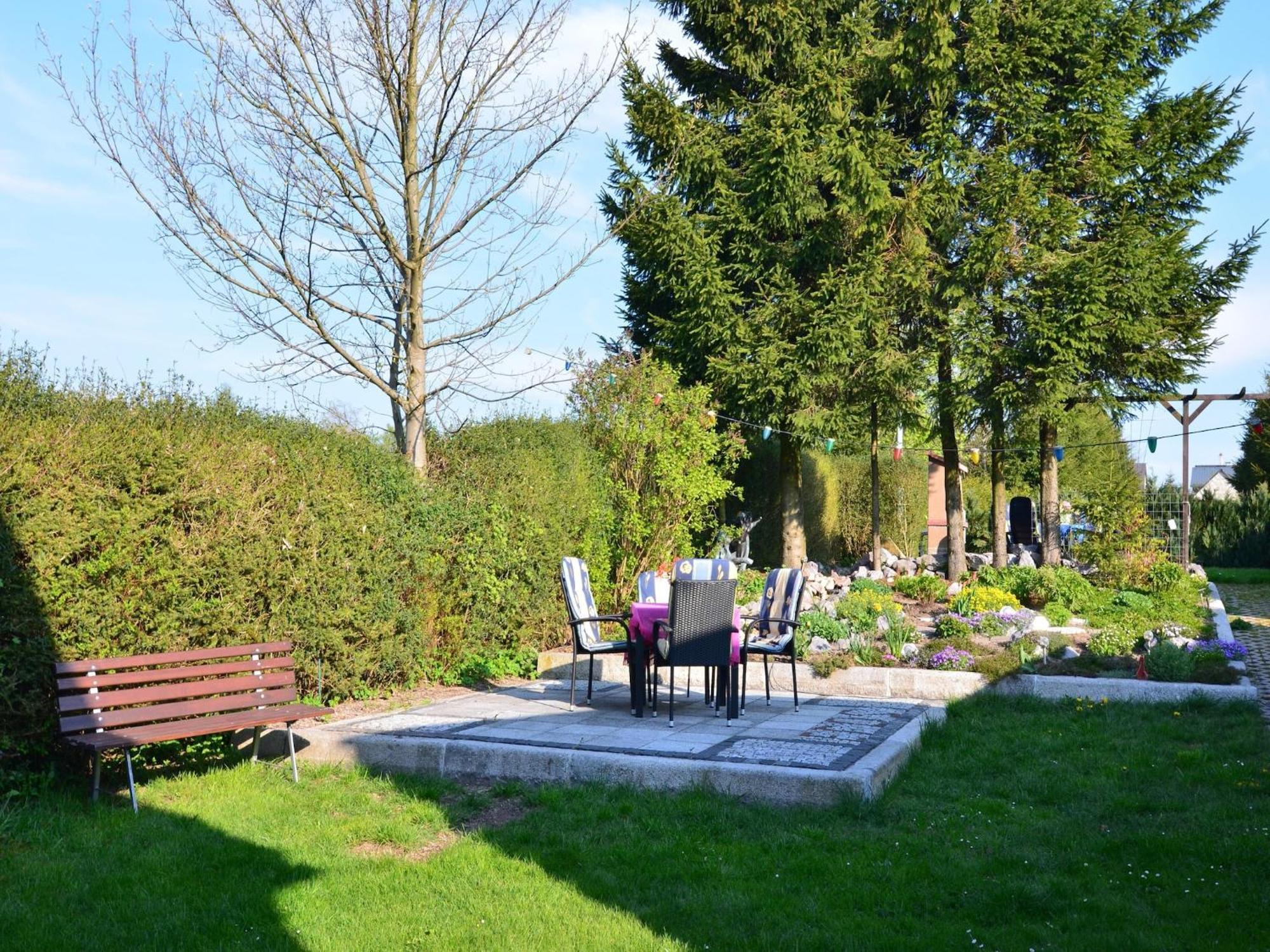 Holiday Home With Garden 伦斯泰希地区诺伊斯塔特 外观 照片