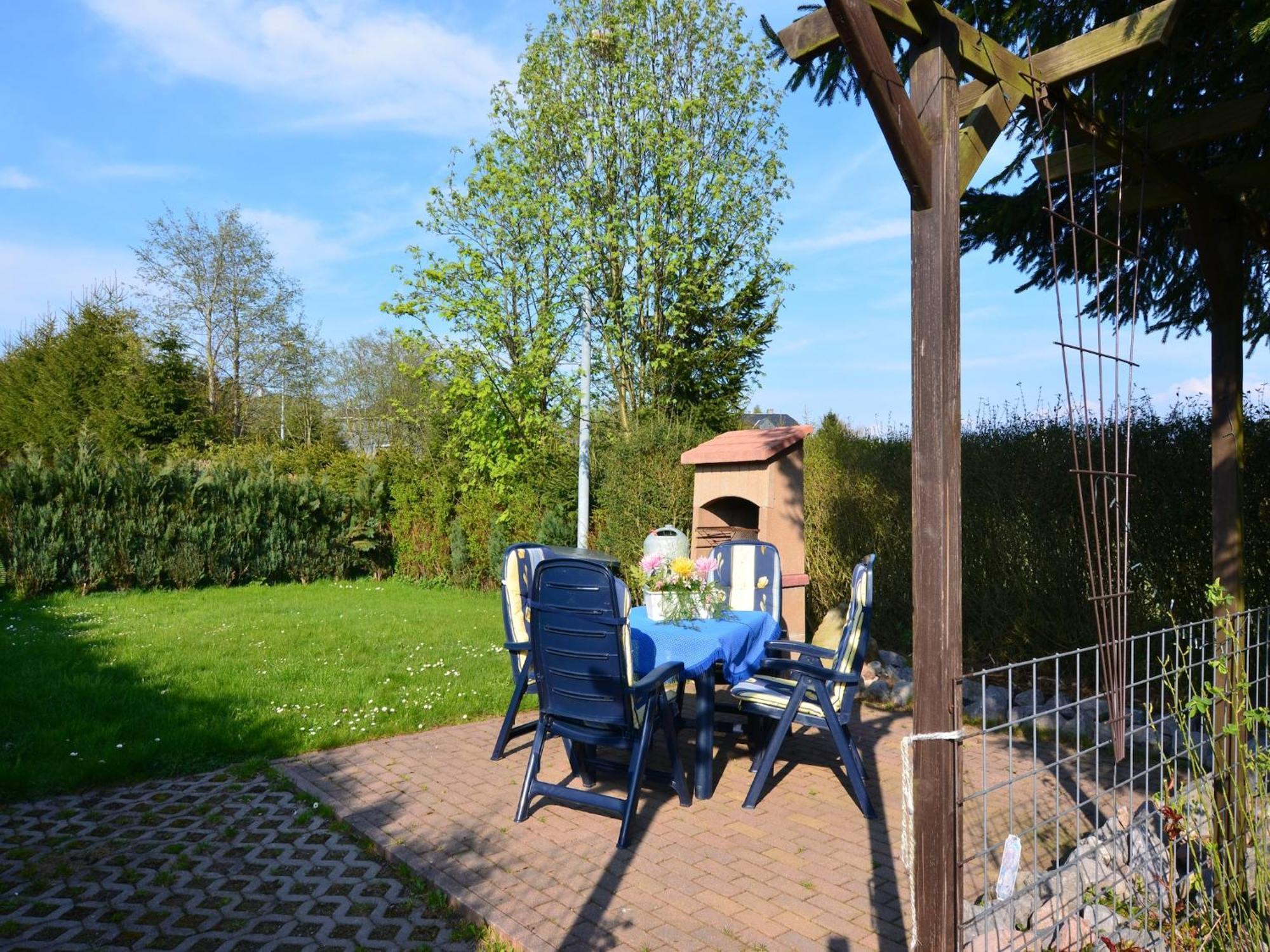 Holiday Home With Garden 伦斯泰希地区诺伊斯塔特 外观 照片