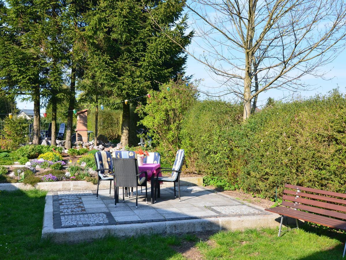 Holiday Home With Garden 伦斯泰希地区诺伊斯塔特 外观 照片